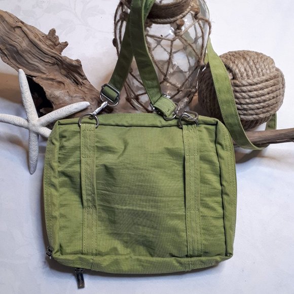 Baggallini Multi-Pocket Nylon Convertible Bagg - Picture 5 of 12